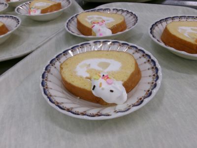 洋梨のロールケーキ1.JPG